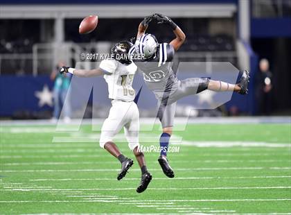 Thumbnail 3 in Pleasant Grove vs. West Orange-Stark (UIL 4A Division 2 Final) photogallery.