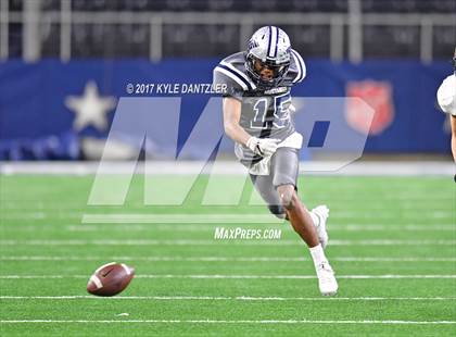 Thumbnail 2 in Pleasant Grove vs. West Orange-Stark (UIL 4A Division 2 Final) photogallery.