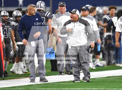 Thumbnail 2 in Pleasant Grove vs. West Orange-Stark (UIL 4A Division 2 Final) photogallery.