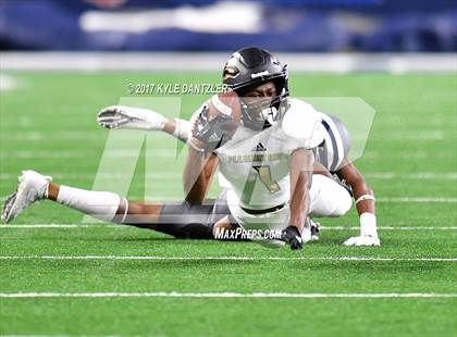 Thumbnail 3 in Pleasant Grove vs. West Orange-Stark (UIL 4A Division 2 Final) photogallery.