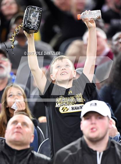 Thumbnail 2 in Pleasant Grove vs. West Orange-Stark (UIL 4A Division 2 Final) photogallery.