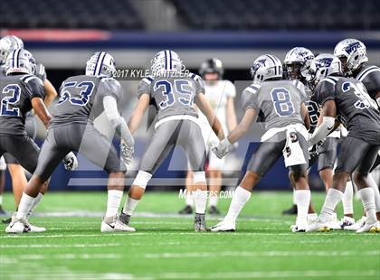 Thumbnail 2 in Pleasant Grove vs. West Orange-Stark (UIL 4A Division 2 Final) photogallery.