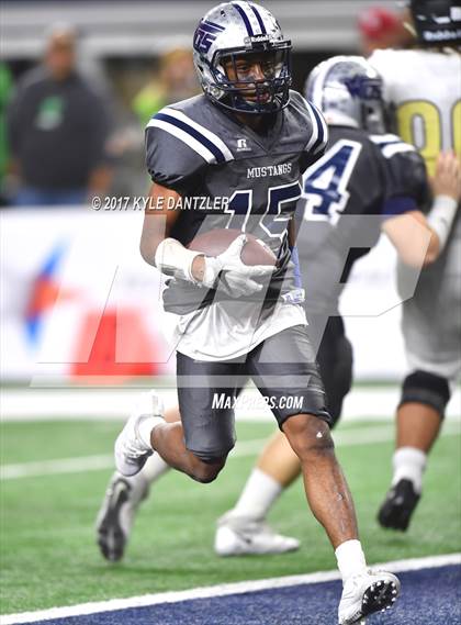 Thumbnail 2 in Pleasant Grove vs. West Orange-Stark (UIL 4A Division 2 Final) photogallery.