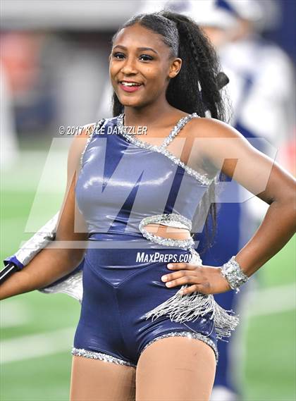 Thumbnail 1 in Pleasant Grove vs. West Orange-Stark (UIL 4A Division 2 Final) photogallery.