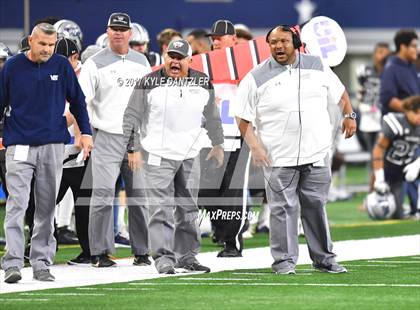 Thumbnail 1 in Pleasant Grove vs. West Orange-Stark (UIL 4A Division 2 Final) photogallery.