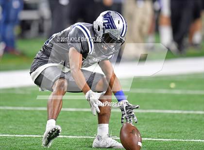 Thumbnail 1 in Pleasant Grove vs. West Orange-Stark (UIL 4A Division 2 Final) photogallery.