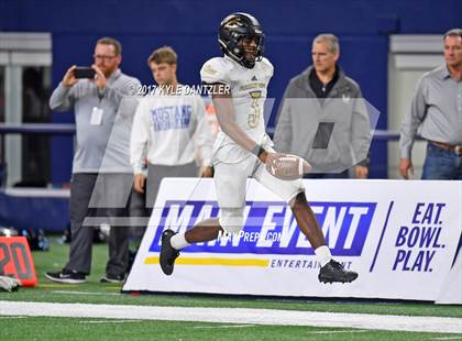 Thumbnail 1 in Pleasant Grove vs. West Orange-Stark (UIL 4A Division 2 Final) photogallery.