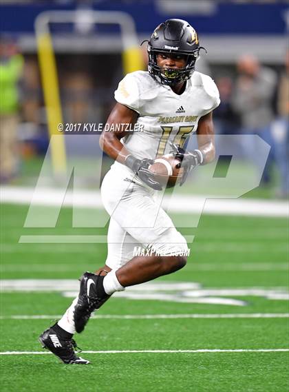 Thumbnail 1 in Pleasant Grove vs. West Orange-Stark (UIL 4A Division 2 Final) photogallery.