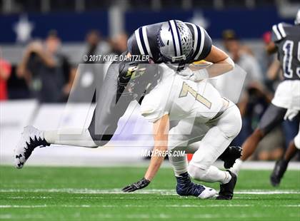 Thumbnail 2 in Pleasant Grove vs. West Orange-Stark (UIL 4A Division 2 Final) photogallery.