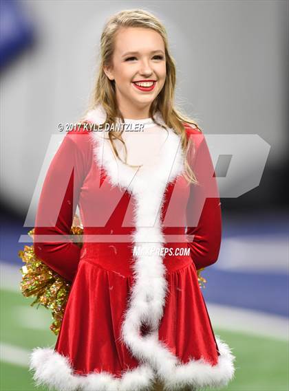 Thumbnail 3 in Pleasant Grove vs. West Orange-Stark (UIL 4A Division 2 Final) photogallery.