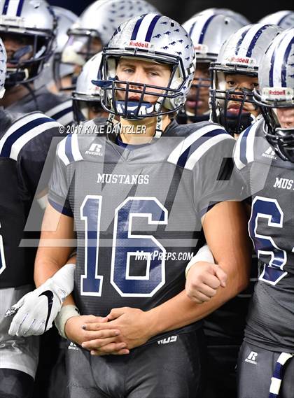 Thumbnail 1 in Pleasant Grove vs. West Orange-Stark (UIL 4A Division 2 Final) photogallery.
