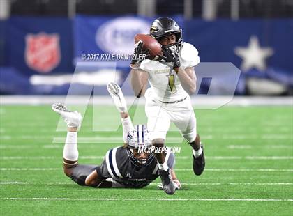 Thumbnail 3 in Pleasant Grove vs. West Orange-Stark (UIL 4A Division 2 Final) photogallery.