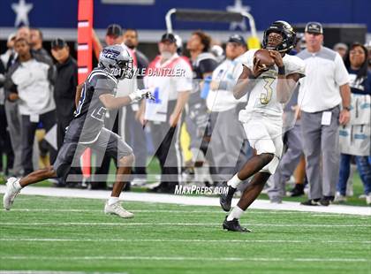 Thumbnail 1 in Pleasant Grove vs. West Orange-Stark (UIL 4A Division 2 Final) photogallery.