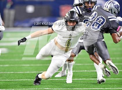 Thumbnail 1 in Pleasant Grove vs. West Orange-Stark (UIL 4A Division 2 Final) photogallery.