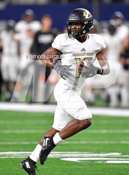 Thumbnail 2 in Pleasant Grove vs. West Orange-Stark (UIL 4A Division 2 Final) photogallery.