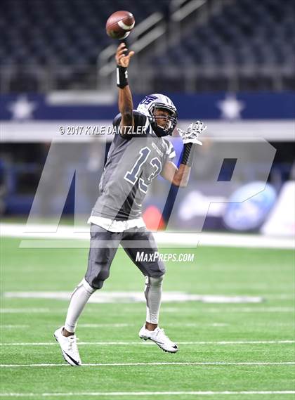 Thumbnail 1 in Pleasant Grove vs. West Orange-Stark (UIL 4A Division 2 Final) photogallery.