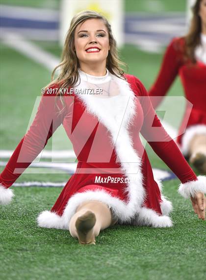 Thumbnail 3 in Pleasant Grove vs. West Orange-Stark (UIL 4A Division 2 Final) photogallery.