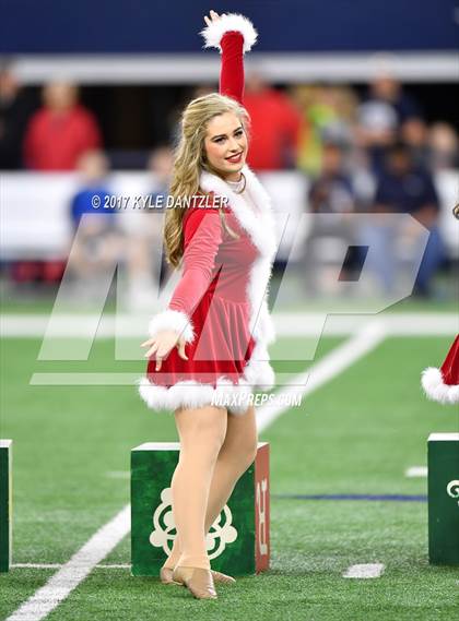 Thumbnail 1 in Pleasant Grove vs. West Orange-Stark (UIL 4A Division 2 Final) photogallery.
