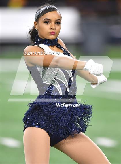 Thumbnail 1 in Pleasant Grove vs. West Orange-Stark (UIL 4A Division 2 Final) photogallery.
