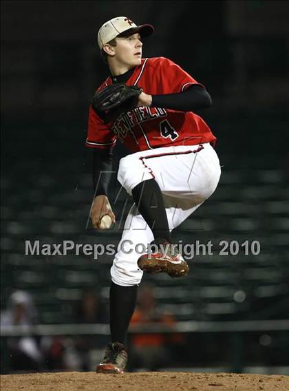 Thumbnail 3 in Churchville-Chili vs. Penfield (Section 5 Class AAA Final) photogallery.