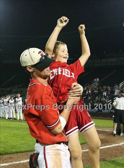 Thumbnail 1 in Churchville-Chili vs. Penfield (Section 5 Class AAA Final) photogallery.