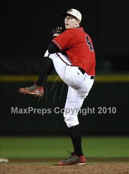 Thumbnail 1 in Churchville-Chili vs. Penfield (Section 5 Class AAA Final) photogallery.