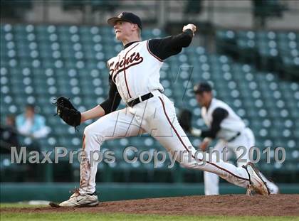 Thumbnail 2 in Churchville-Chili vs. Penfield (Section 5 Class AAA Final) photogallery.