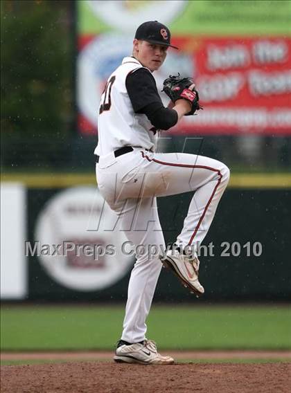 Thumbnail 2 in Churchville-Chili vs. Penfield (Section 5 Class AAA Final) photogallery.
