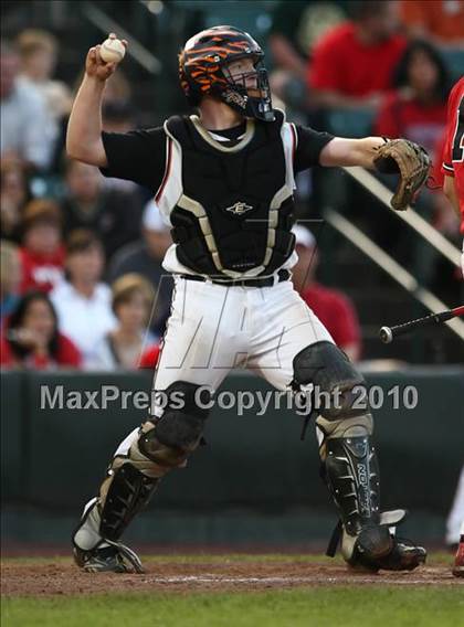 Thumbnail 2 in Churchville-Chili vs. Penfield (Section 5 Class AAA Final) photogallery.
