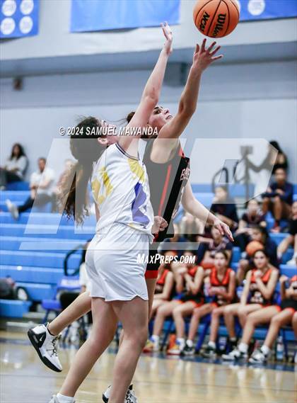 Thumbnail 3 in Beverly Hills vs Holy Martyrs Armenian (Riptide GBB Showcase) photogallery.