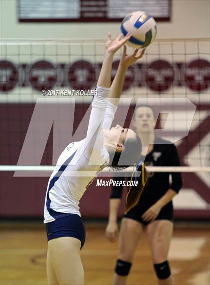 Thumbnail 2 in Fraser @ Utica Ford photogallery.