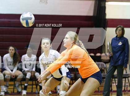 Thumbnail 2 in Fraser @ Utica Ford photogallery.