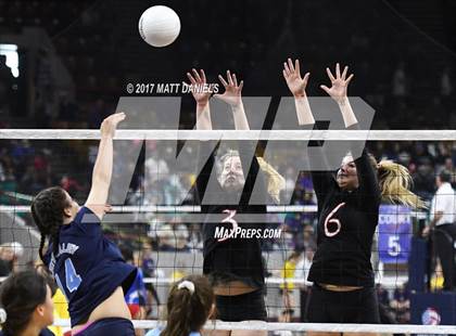 Thumbnail 3 in Eaton vs. Platte Valley (CHSAA 3A Pool 1) photogallery.