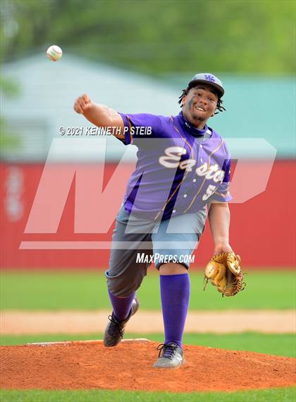 Thumbnail 1 in Easton vs Assumption (LHSAA 4A Bi-District Playoff) photogallery.