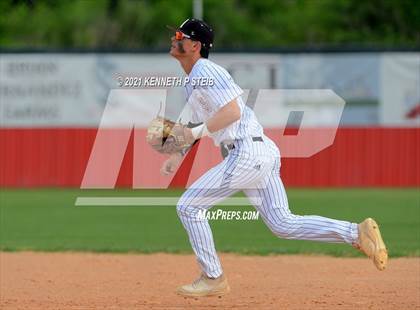 Thumbnail 2 in Easton vs Assumption (LHSAA 4A Bi-District Playoff) photogallery.