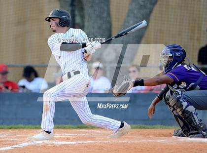 Thumbnail 3 in Easton vs Assumption (LHSAA 4A Bi-District Playoff) photogallery.