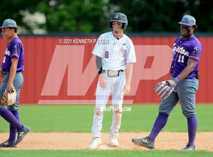 Thumbnail 1 in Easton vs Assumption (LHSAA 4A Bi-District Playoff) photogallery.