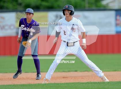 Thumbnail 2 in Easton vs Assumption (LHSAA 4A Bi-District Playoff) photogallery.
