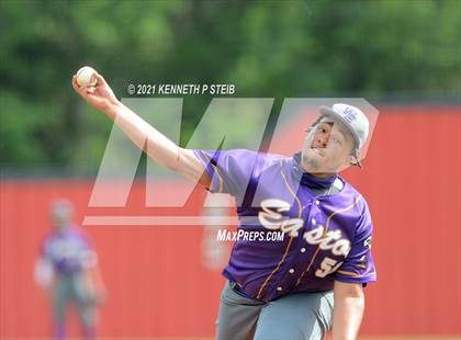 Thumbnail 1 in Easton vs Assumption (LHSAA 4A Bi-District Playoff) photogallery.