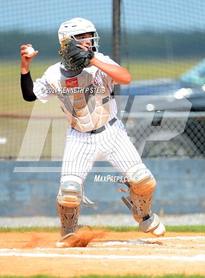 Thumbnail 2 in Easton vs Assumption (LHSAA 4A Bi-District Playoff) photogallery.