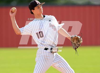 Thumbnail 2 in Easton vs Assumption (LHSAA 4A Bi-District Playoff) photogallery.