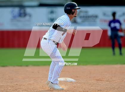 Thumbnail 2 in Easton vs Assumption (LHSAA 4A Bi-District Playoff) photogallery.