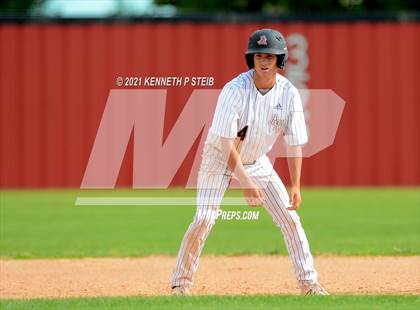 Thumbnail 3 in Easton vs Assumption (LHSAA 4A Bi-District Playoff) photogallery.