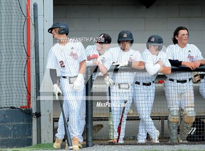 Thumbnail 1 in Easton vs Assumption (LHSAA 4A Bi-District Playoff) photogallery.
