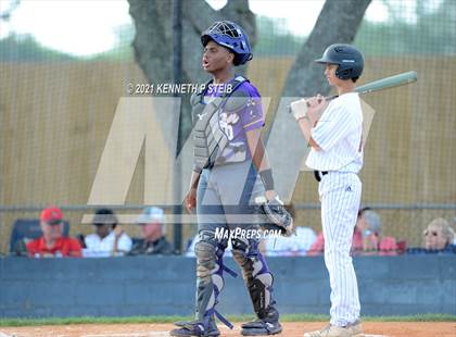Thumbnail 3 in Easton vs Assumption (LHSAA 4A Bi-District Playoff) photogallery.