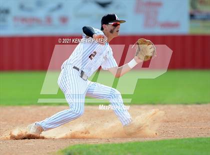 Thumbnail 2 in Easton vs Assumption (LHSAA 4A Bi-District Playoff) photogallery.