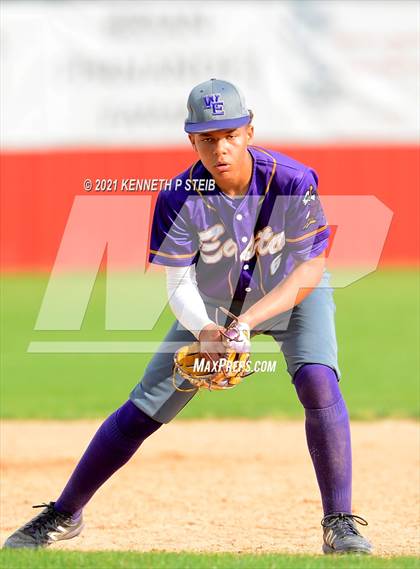 Thumbnail 1 in Easton vs Assumption (LHSAA 4A Bi-District Playoff) photogallery.