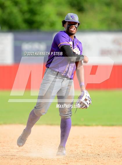 Thumbnail 2 in Easton vs Assumption (LHSAA 4A Bi-District Playoff) photogallery.