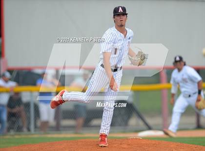 Thumbnail 1 in Easton vs Assumption (LHSAA 4A Bi-District Playoff) photogallery.