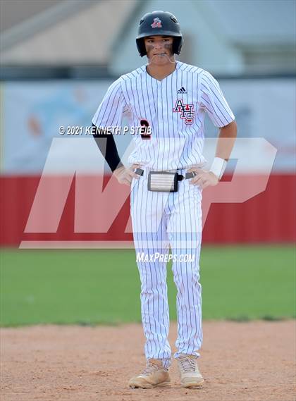 Thumbnail 3 in Easton vs Assumption (LHSAA 4A Bi-District Playoff) photogallery.